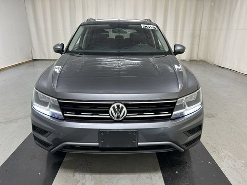 Used 2018 Volkswagen Tiguan SE w/ 3rd Row Seat Package AWD/4WD image 3