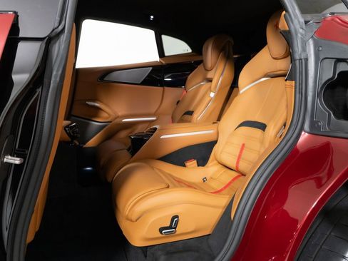 Used 2025 Ferrari Purosangue AWD/4WD image 41