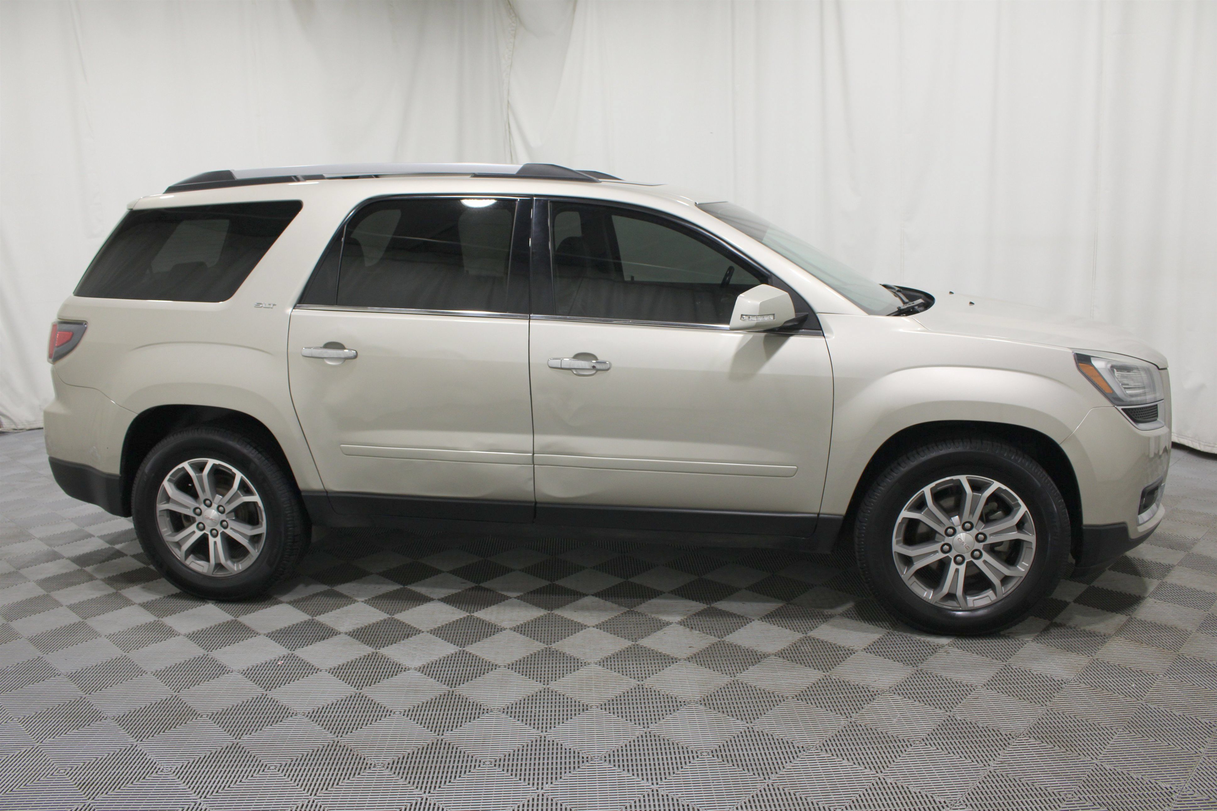 Used 2015 GMC Acadia SLT w/ Open Road Package FWD image 32
