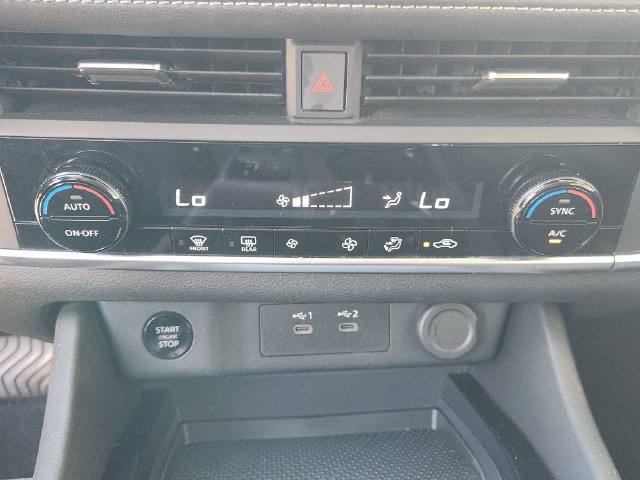 Used 2024 Nissan Rogue SV AWD/4WD image 19