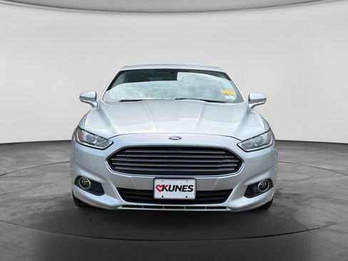 Used 2015 Ford Fusion SE w/ Equipment Group 202A FWD image 2