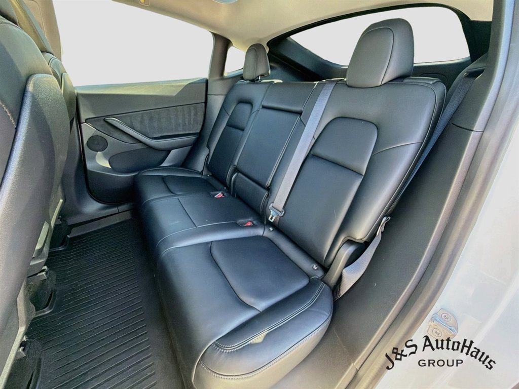 Used 2021 Tesla Model Y Long Range AWD/4WD image 27