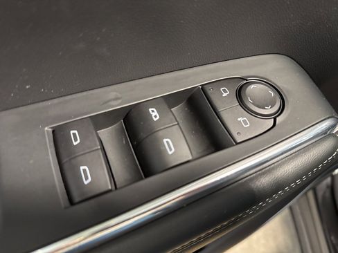 Used 2025 GMC Acadia Elevation image 20