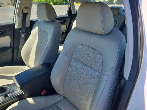 Used 2023 Honda Civic Touring image 32
