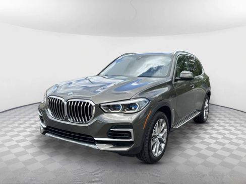 Used 2022 BMW X5 sDrive40i w/ Executive Package RWD image 3