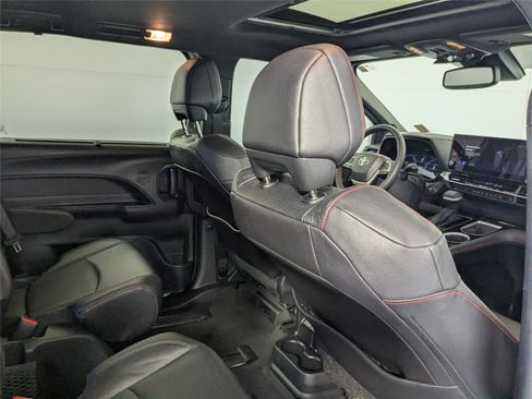 Used 2025 Toyota Sienna XSE image 25