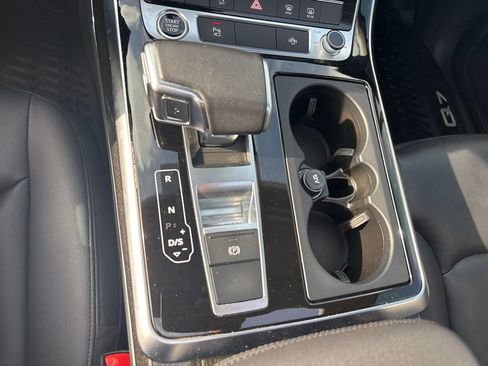 Used 2022 Audi Q7 3.0T Premium Plus w/ Premium Plus Package AWD/4WD image 16