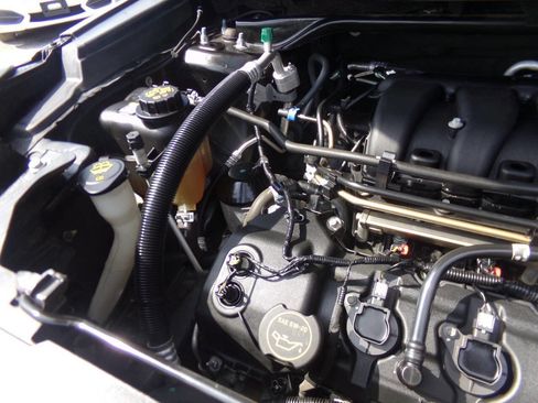 Used 2018 Ford Explorer XLT w/ Equipment Group 202A image 42