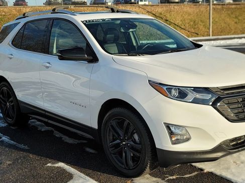 Used 2020 Chevrolet Equinox LT w/ Sport Edition image 2