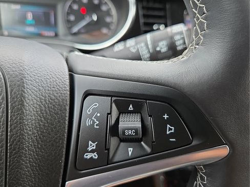 Used 2022 Buick Encore Preferred w/ Safety Package II AWD/4WD image 22