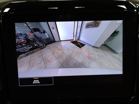 Used 2023 Chevrolet Traverse LT image 14