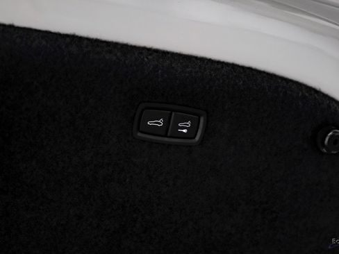 Used 2020 Porsche Taycan Turbo S image 91