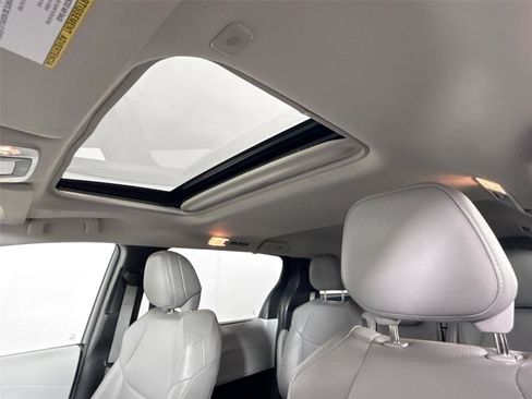 Certified 2025 Toyota Sienna XLE image 6