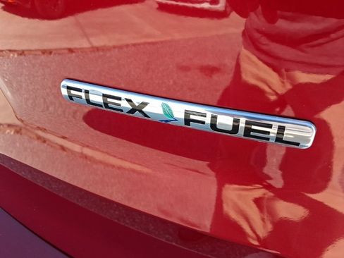 Used 2016 Ford Explorer XLT w/ Equipment Group 202A image 10