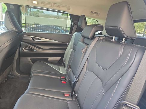 Certified 2026 INFINITI QX60 Luxe w/ Cargo Package FWD image 12