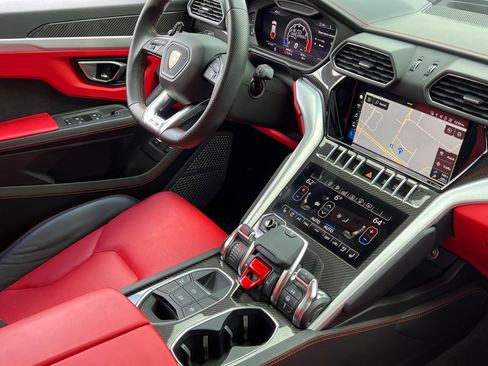 Used 2020 Lamborghini Urus AWD/4WD image 14