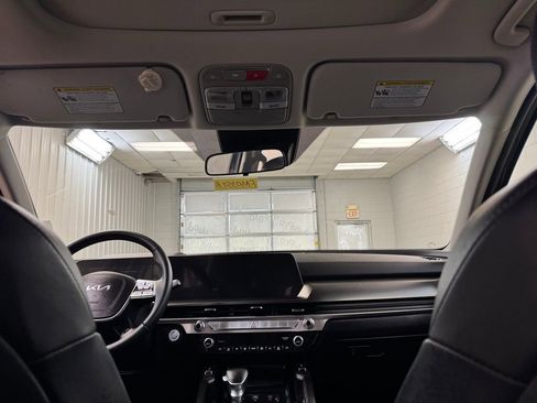 Used 2025 Kia Telluride S image 18