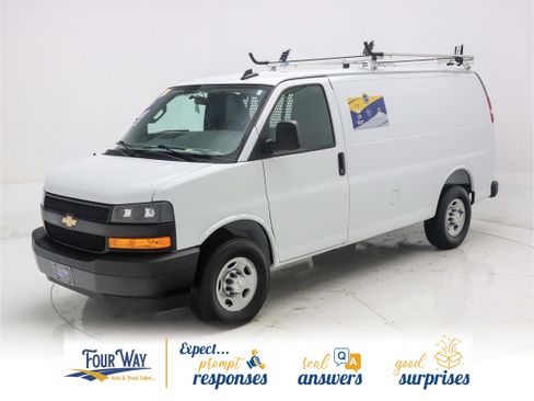 Used 2025 Chevrolet Express 2500 w/ Driver Convenience Package image 8
