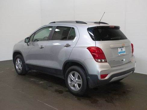 Used 2017 Chevrolet Trax LT w/ LT Convenience Package AWD/4WD image 6
