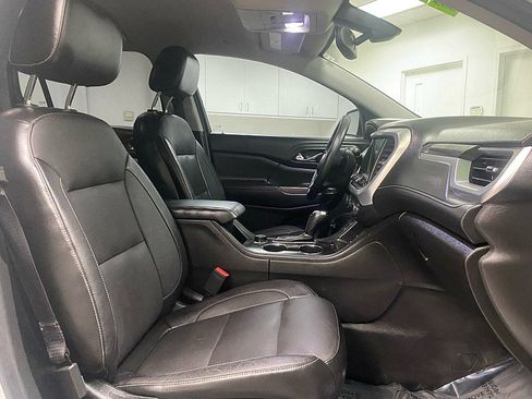 Used 2018 GMC Acadia SLT image 18