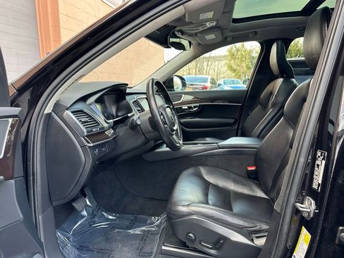 Used 2019 Volvo XC90 T6 Momentum w/ Advanced Package image 11