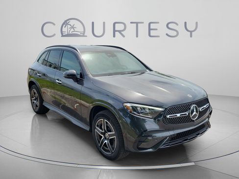 Certified 2026 Mercedes-Benz GLC 300 4MATIC image 4