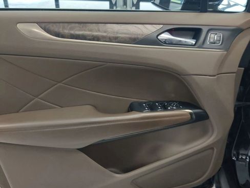 Used 2017 Lincoln MKC Reserve image 17