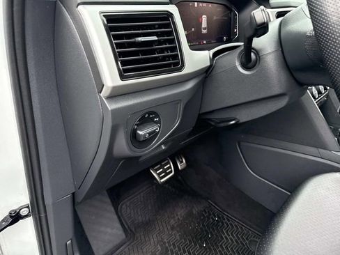 Used 2023 Volkswagen Atlas SEL R-Line AWD/4WD image 30