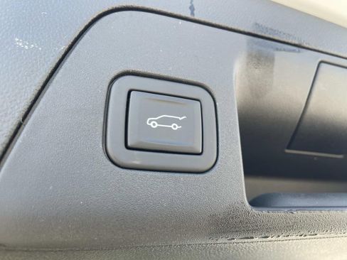 Used 2023 Buick Envision Essence image 12