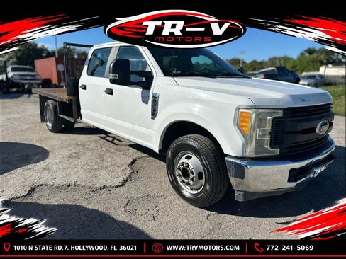 Used 2017 Ford F350 XL w/ Power Equipment Group RWD image 3