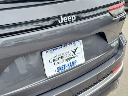 Certified 2022 Jeep Grand Cherokee Summit AWD/4WD image 30