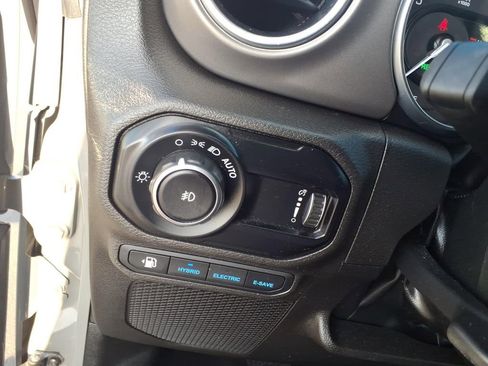 Used 2023 Jeep Wrangler Unlimited Rubicon 4xe w/ Cold Weather Group AWD/4WD image 18