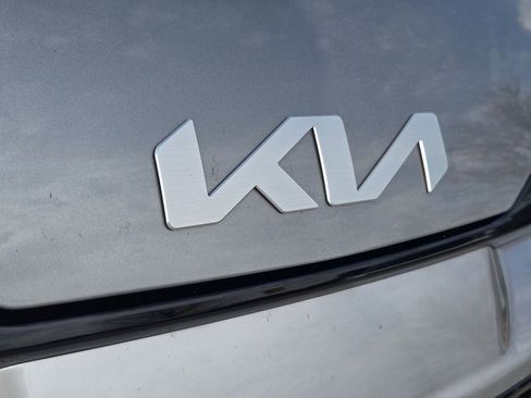 Certified 2024 Kia Sportage EX image 5