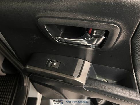 Used 2019 Toyota Tacoma TRD Sport w/ Technology Package AWD/4WD image 29