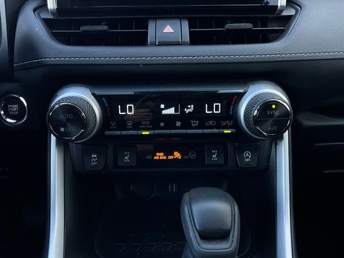 Used 2025 Toyota RAV4 XLE image 27