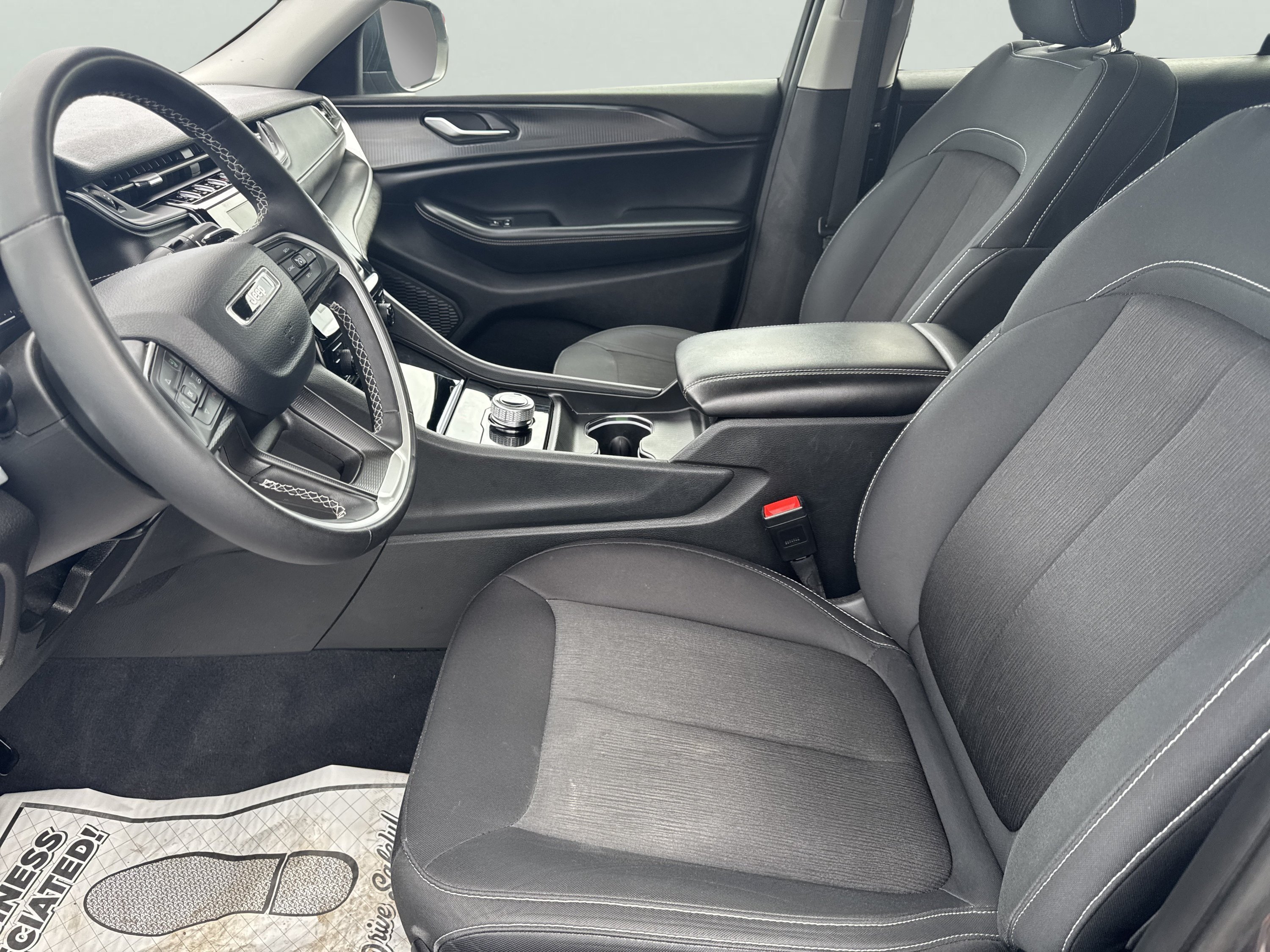 Used 2023 Jeep Grand Cherokee L Laredo w/ Luxury Tech Group I AWD/4WD image 11