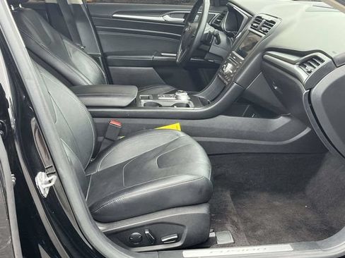 Used 2017 Ford Fusion Titanium FWD image 23