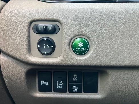 Used 2016 Honda Pilot Touring image 21