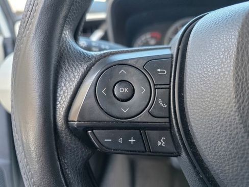 Used 2021 Toyota Corolla LE image 16