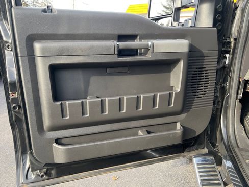 Used 2012 Ford F250 Lariat w/ Chrome Pkg image 9