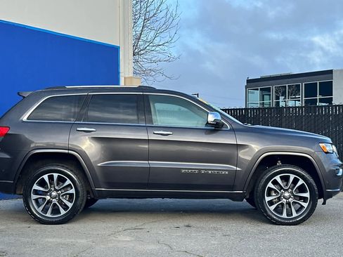 Used 2017 Jeep Grand Cherokee Overland w/ Jeep Active Safety Group image 2