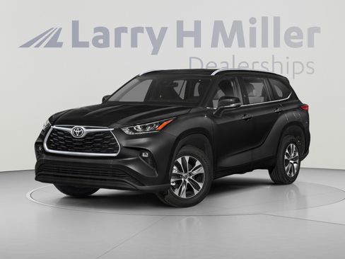 Used 2021 Toyota Highlander XLE FWD image 1