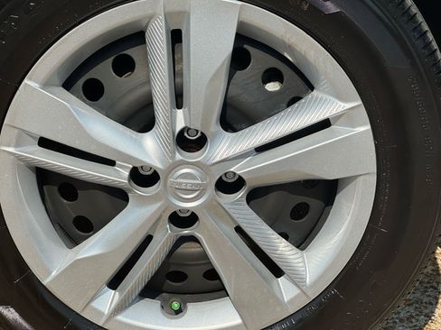 Used 2024 Nissan Kicks S image 33