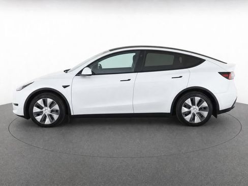 Used 2022 Tesla Model Y Long Range AWD/4WD image 4