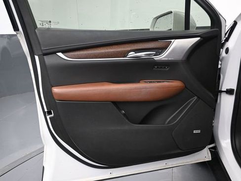 Used 2020 Cadillac XT5 Premium Luxury image 12