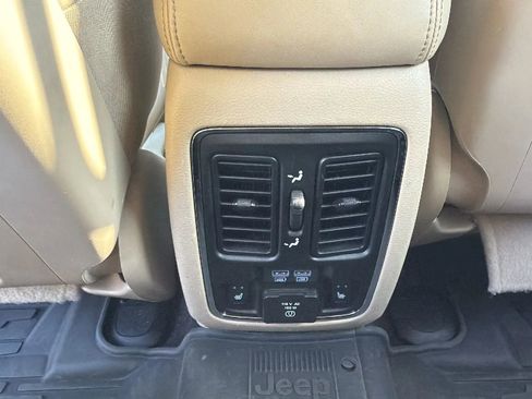 Used 2018 Jeep Grand Cherokee Limited AWD/4WD image 28