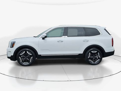 Used 2025 Kia Telluride S FWD image 10