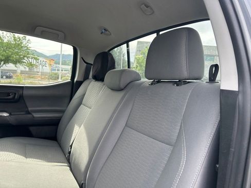 Used 2019 Toyota Tacoma SR5 AWD/4WD image 19