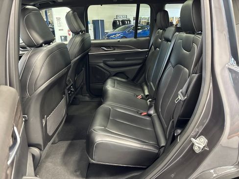 Used 2025 Jeep Grand Cherokee Limited w/ Luxury Tech Group II AWD/4WD image 53