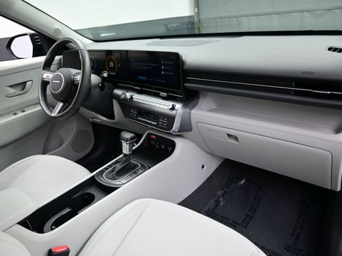 Used 2025 Hyundai Kona SEL AWD/4WD image 15
